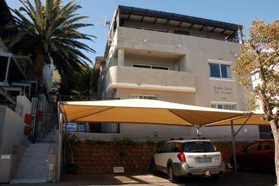 Apartment / Flat For Sale in Vredehoek, Cape Town