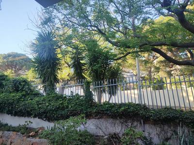 Apartment / Flat For Rent in Vredehoek, Cape Town